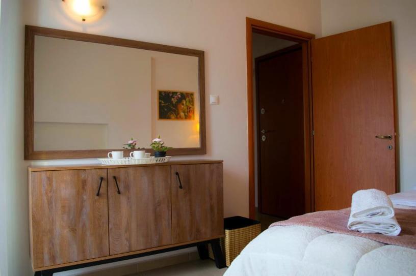Sunny Central Luxury Apartment Волос Екстериор снимка