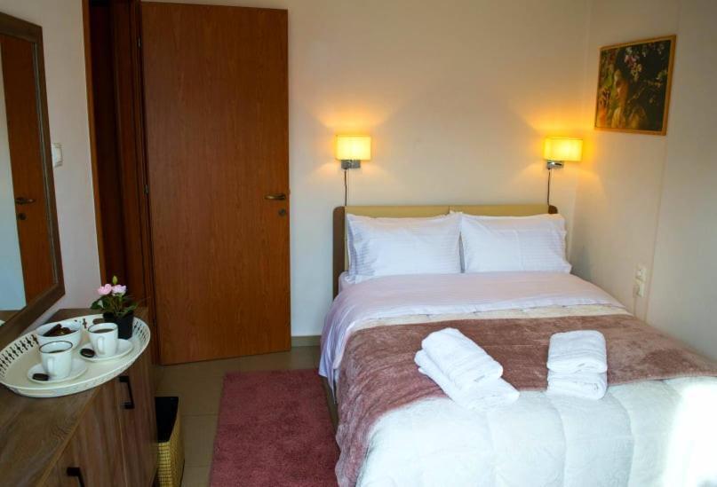 Sunny Central Luxury Apartment Волос Екстериор снимка