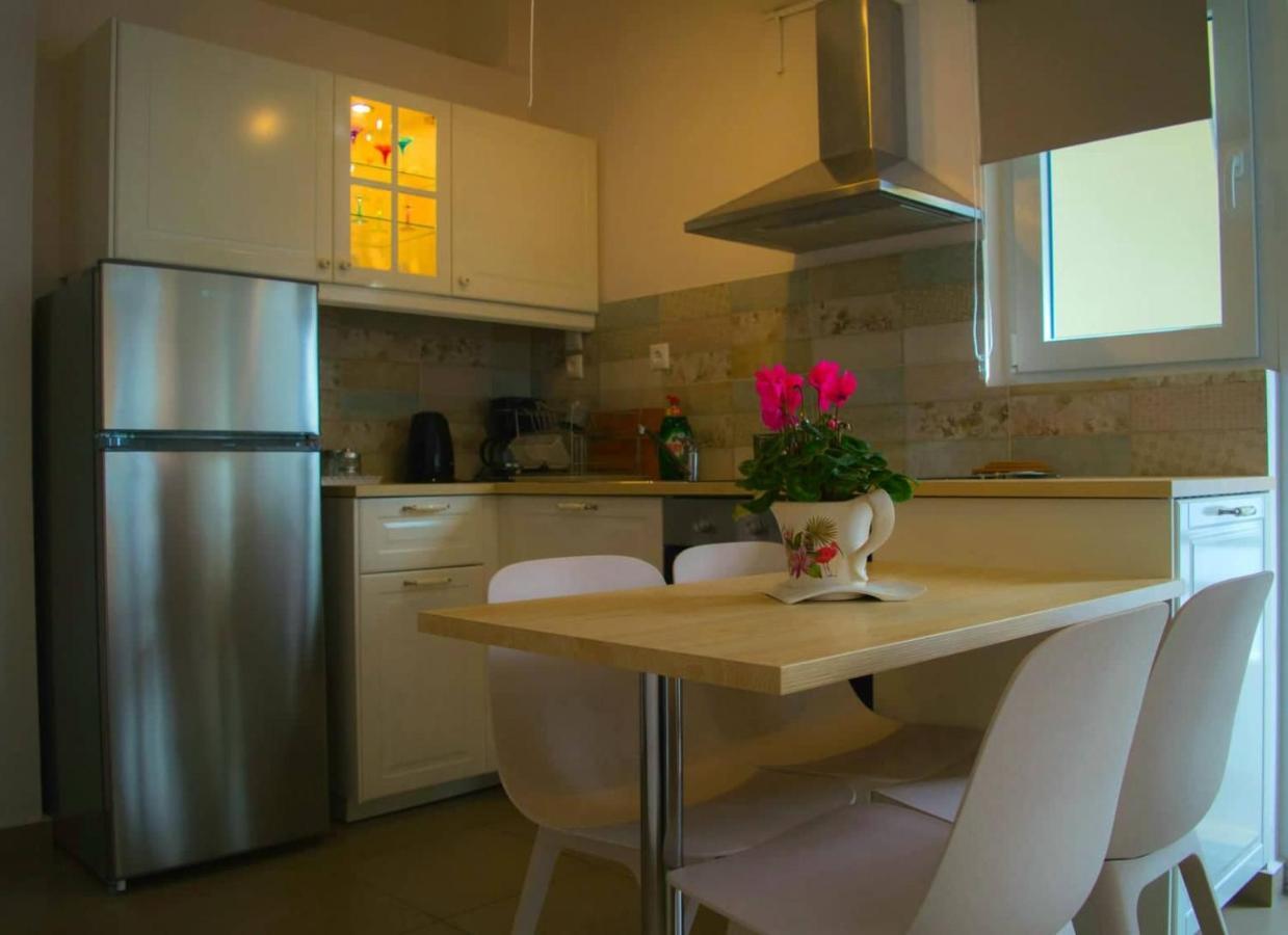 Sunny Central Luxury Apartment Волос Екстериор снимка