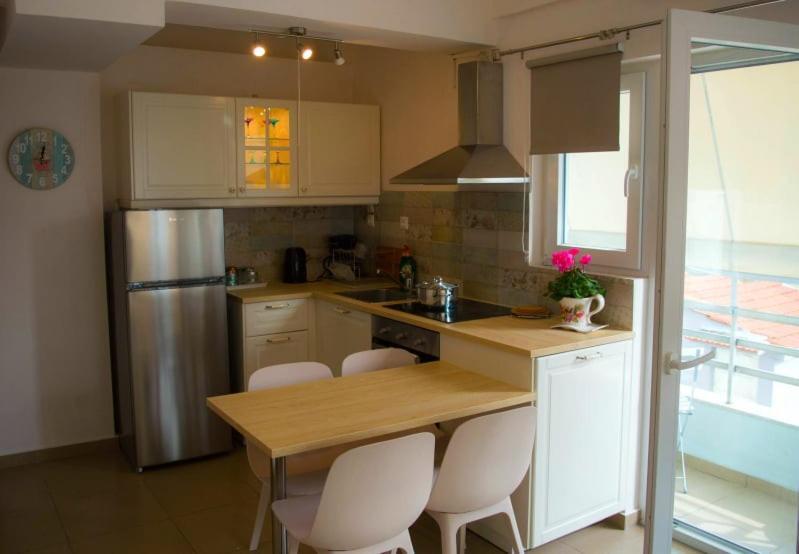 Sunny Central Luxury Apartment Волос Екстериор снимка