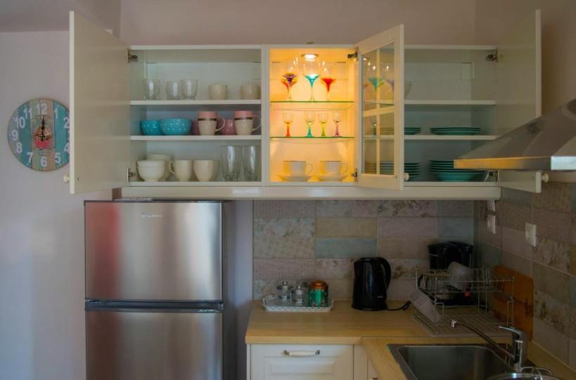 Sunny Central Luxury Apartment Волос Екстериор снимка